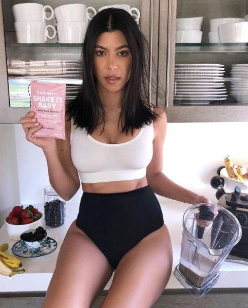 Kourtney Kardashian hamilelik söylentilerini yalanladı 