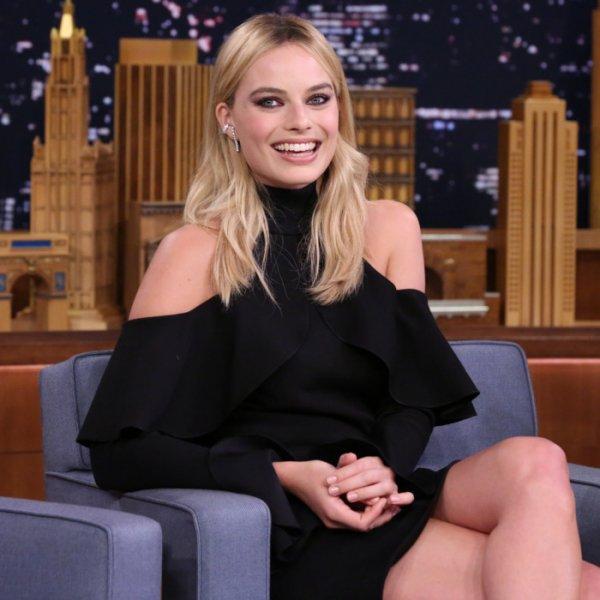 Margot Robbie: 30 adamın ortasında sevişmek utanç verici 