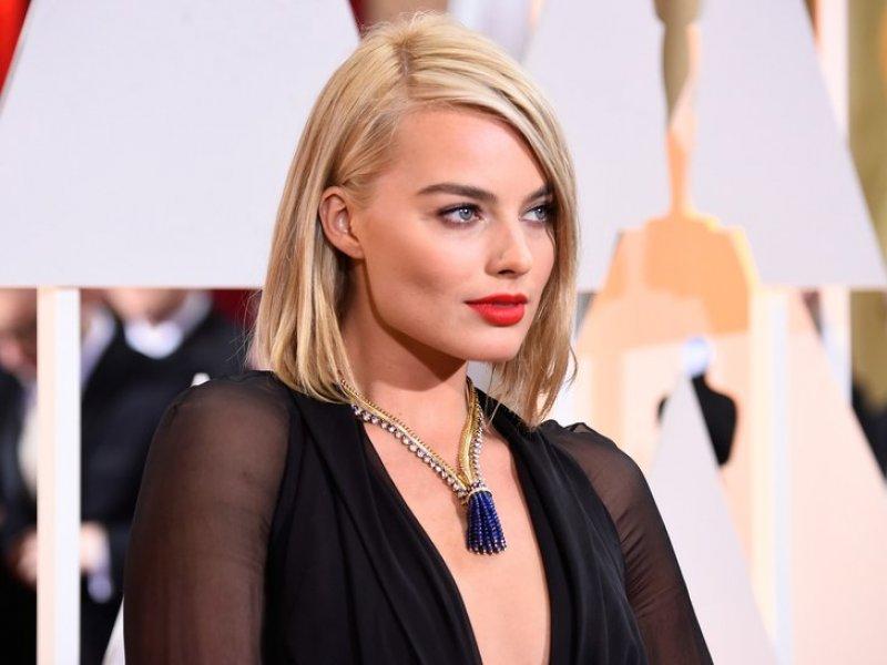 Margot Robbie: 30 adamın ortasında sevişmek utanç verici 