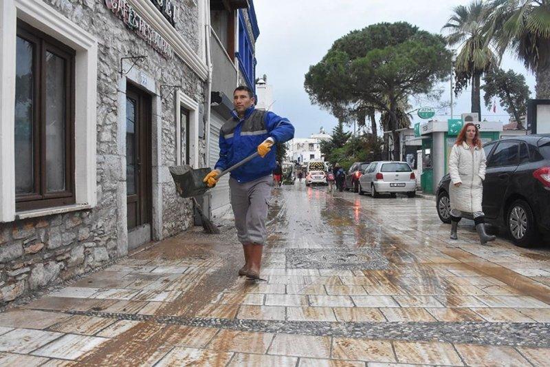 Sel felaketi sonrası Bodrum'da hasar çalışmaları devam ediyor 