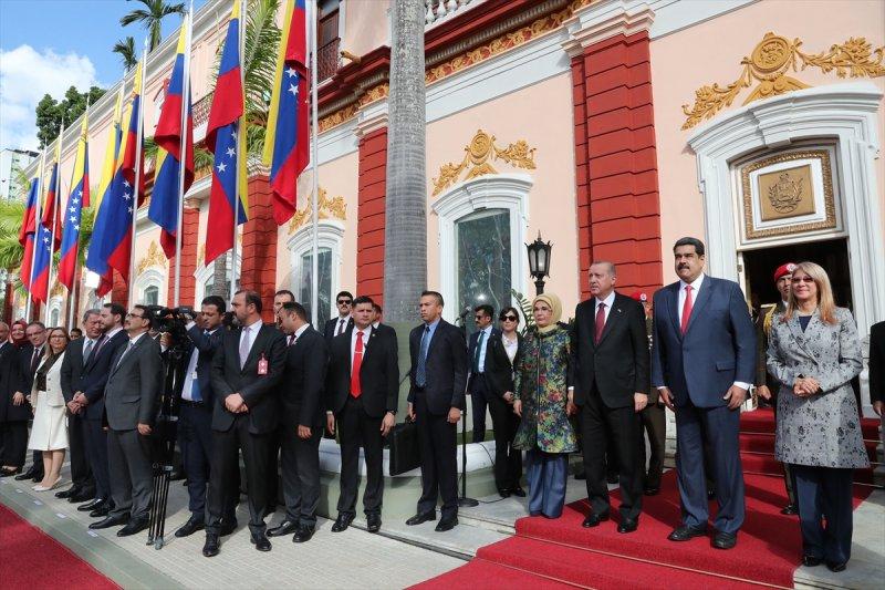 Venezuela'da Başkan Erdoğan'a korolu sürpriz