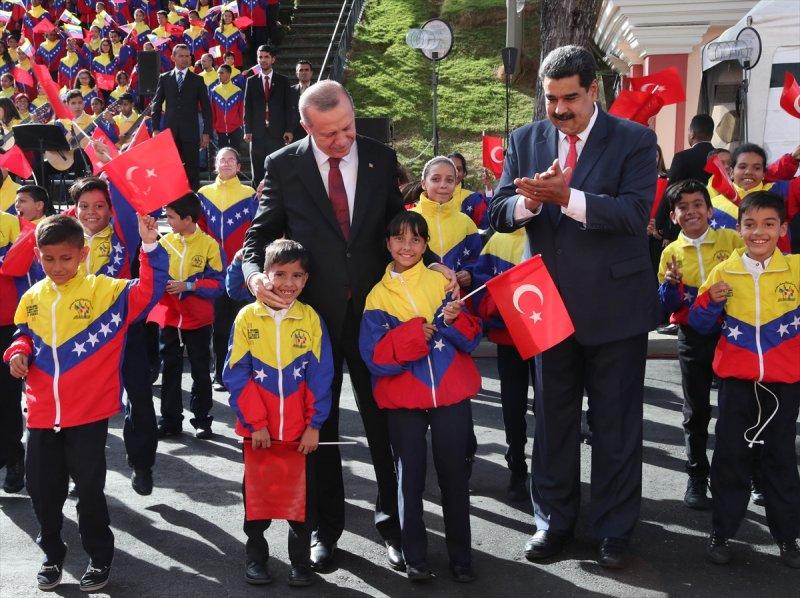 Venezuela'da Başkan Erdoğan'a korolu sürpriz