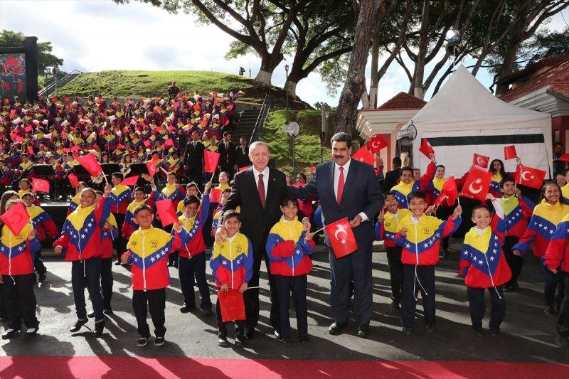 Venezuela'da Başkan Erdoğan'a korolu sürpriz
