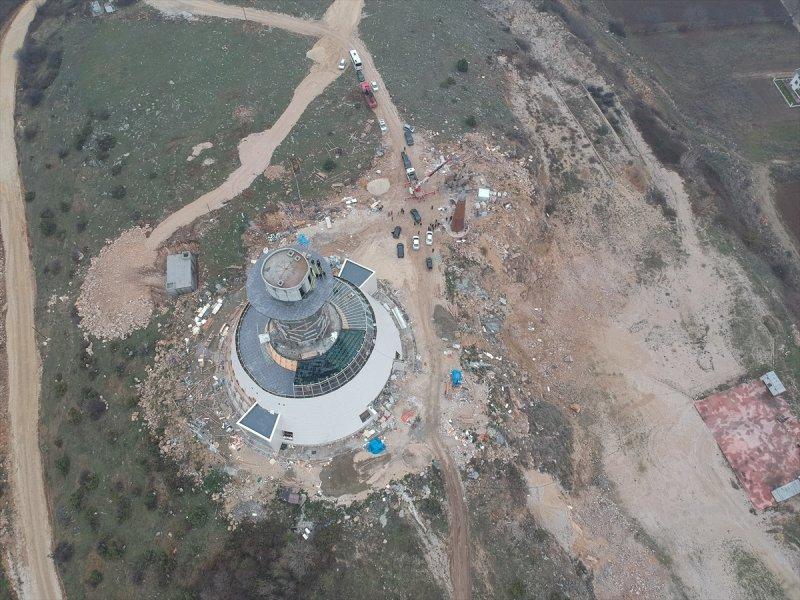 Bolu'da dev Köroğlu heykelinin montajına başlandı