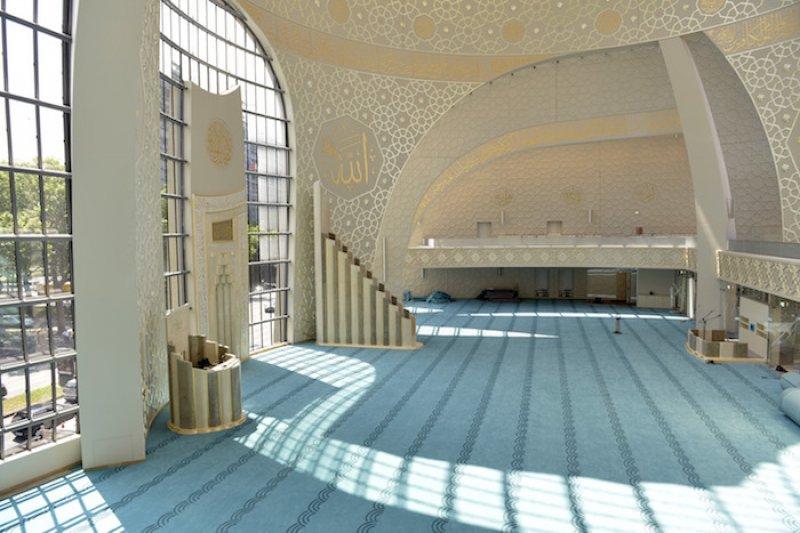 Köln Merkez Camii mimarisiyle büyülüyor