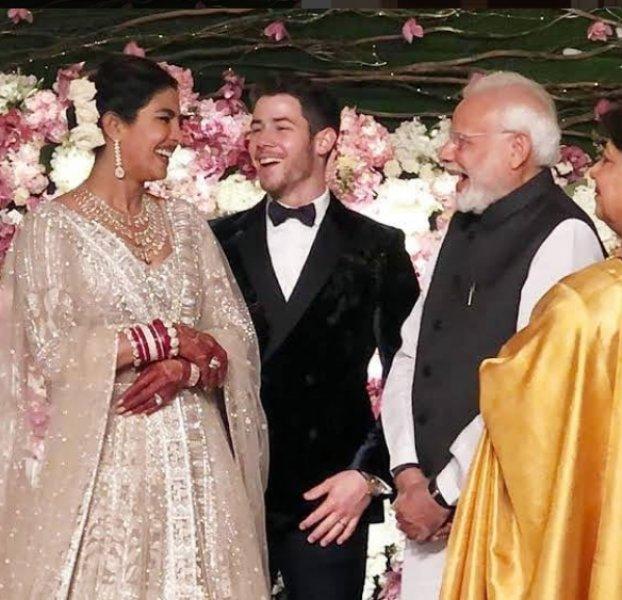 Hint oyuncu Priyanka Chopra ile Nick Jonas evlendi