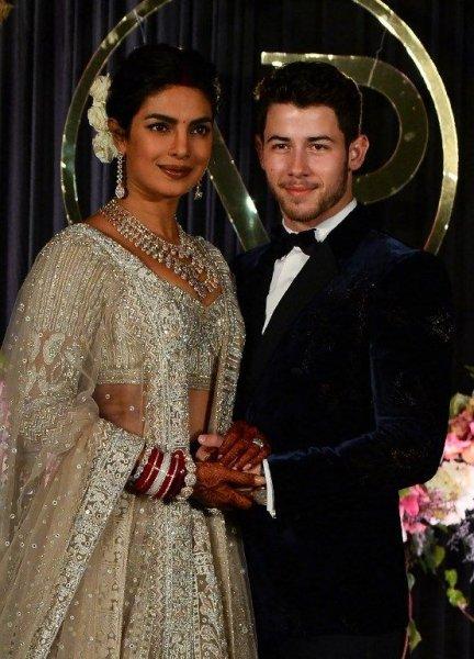 Hint oyuncu Priyanka Chopra ile Nick Jonas evlendi