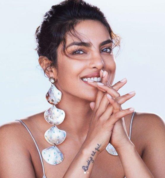 Hint oyuncu Priyanka Chopra ile Nick Jonas evlendi