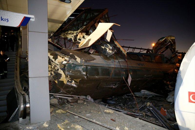 Ankara'da Yüksek Hızlı Tren kaza yaptı: 86 yaralı, 9 ölü