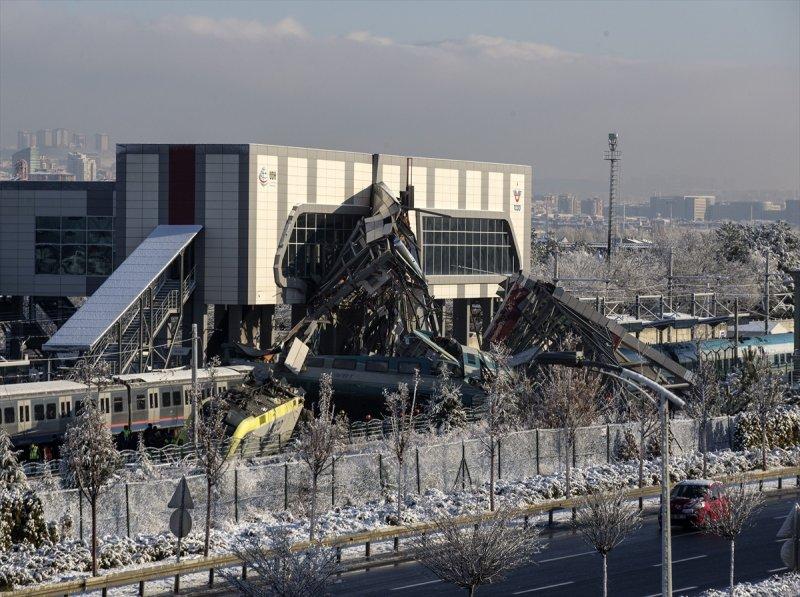 Ankara'da Yüksek Hızlı Tren kaza yaptı: 86 yaralı, 9 ölü