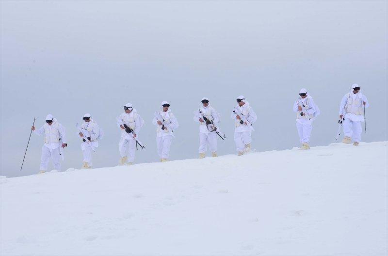 Alparslanlar ve Kılıçlar teröristlere darbe indirdi