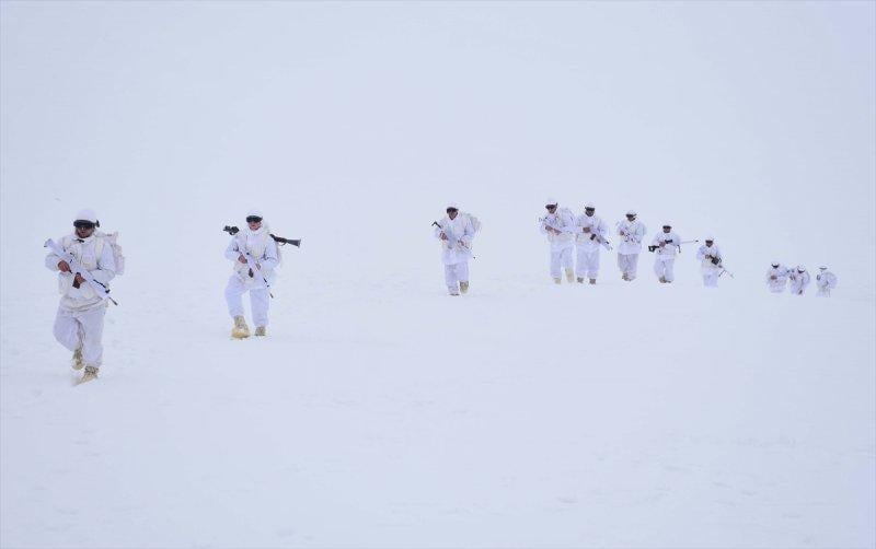 Alparslanlar ve Kılıçlar teröristlere darbe indirdi