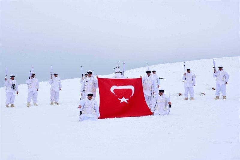 Alparslanlar ve Kılıçlar teröristlere darbe indirdi