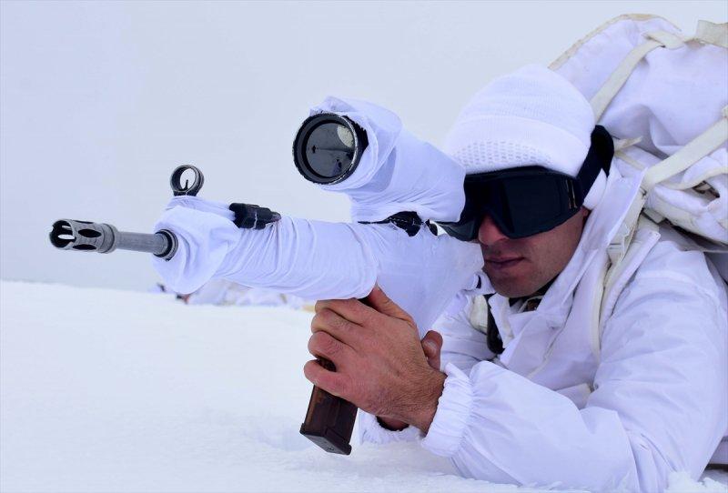 Alparslanlar ve Kılıçlar teröristlere darbe indirdi