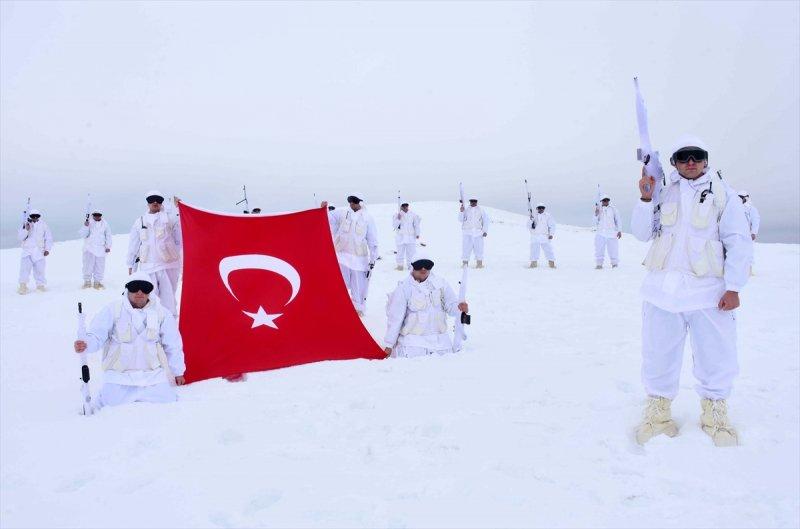 Alparslanlar ve Kılıçlar teröristlere darbe indirdi