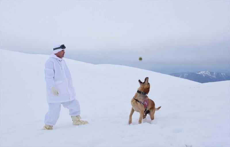 Alparslanlar ve Kılıçlar teröristlere darbe indirdi