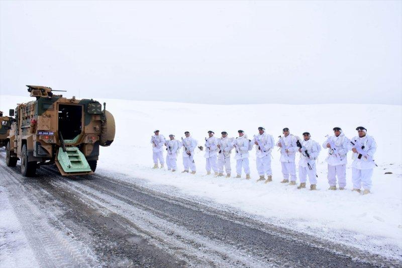 Alparslanlar ve Kılıçlar teröristlere darbe indirdi