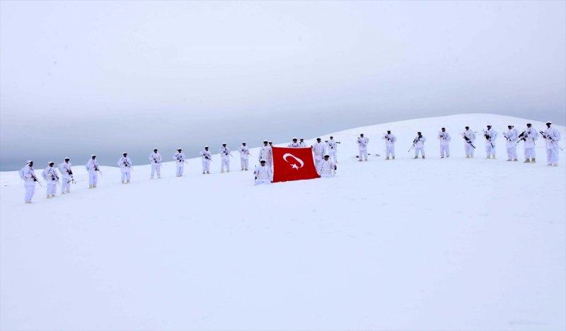 Alparslanlar ve Kılıçlar teröristlere darbe indirdi