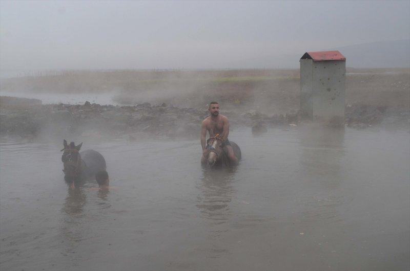 Bitlis Güroymak'ta doğa harikası kaplıca