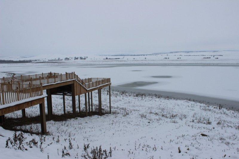 Elazığ’da Cip Barajı soğuk hava yüzünden buz tuttu