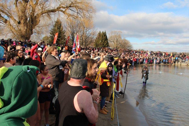 Kanada'da bir gelenek: Kutup Ayısı Dalışı