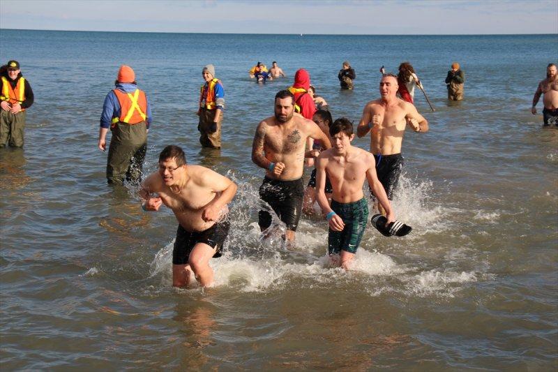 Kanada'da bir gelenek: Kutup Ayısı Dalışı
