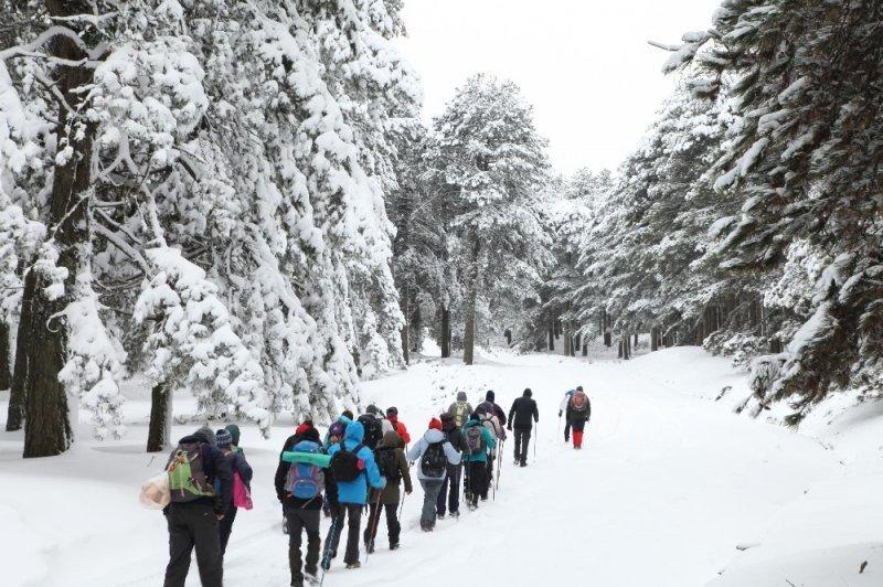 Kar Kaz Dağları'nda masalsı manzaralar oluşturuyor