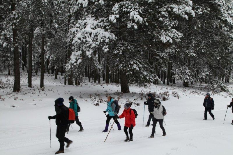 Kar Kaz Dağları'nda masalsı manzaralar oluşturuyor