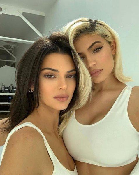 Kylie ve Kendall kardeşler para yüzünden ayrı düştü 