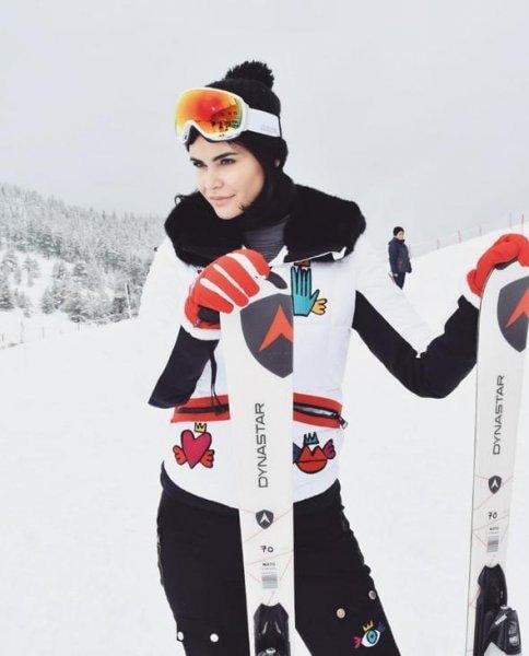 Volkan Demirel ve ailesi kış tatilinde