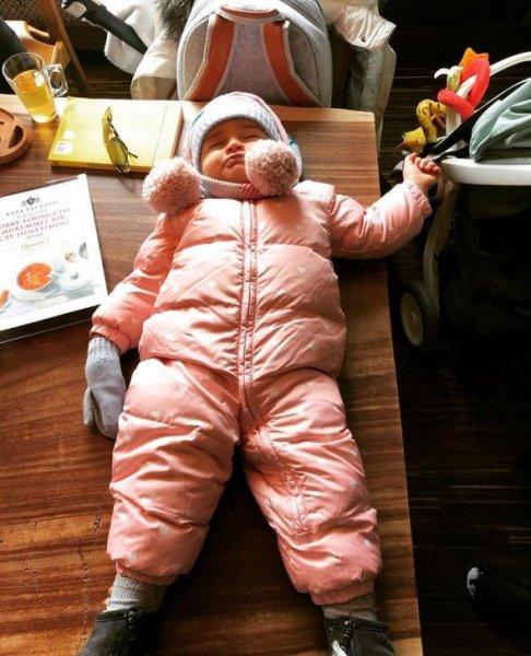 Volkan Demirel ve ailesi kış tatilinde