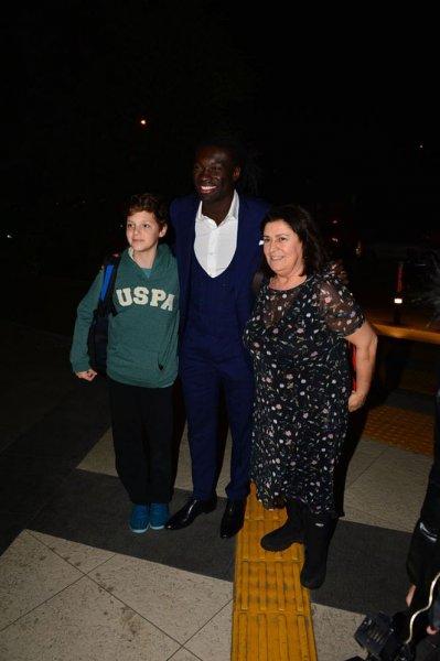 Bafetimbi Gomis Nişantaşı sokaklarında 