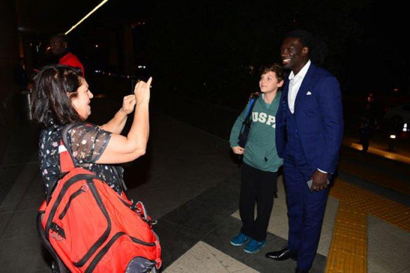 Bafetimbi Gomis Nişantaşı sokaklarında 