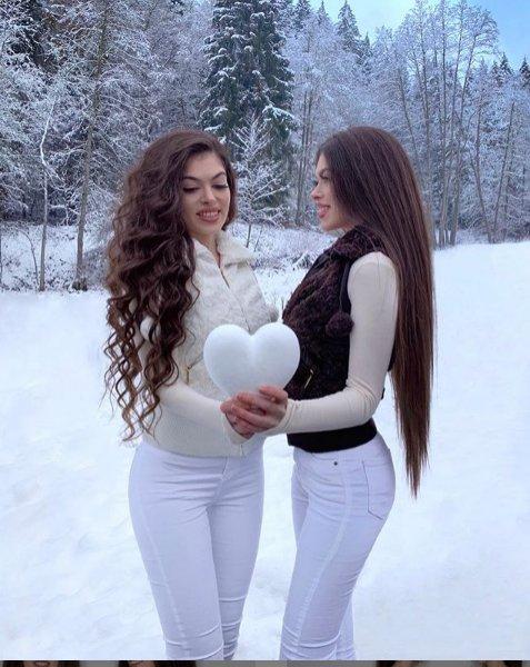 Instagram'ın fenomen ikizleri: Gülcan ve Sahinur