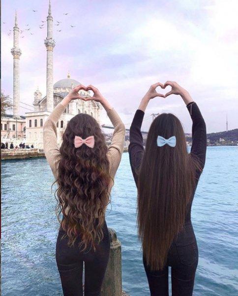 Instagram'ın fenomen ikizleri: Gülcan ve Sahinur