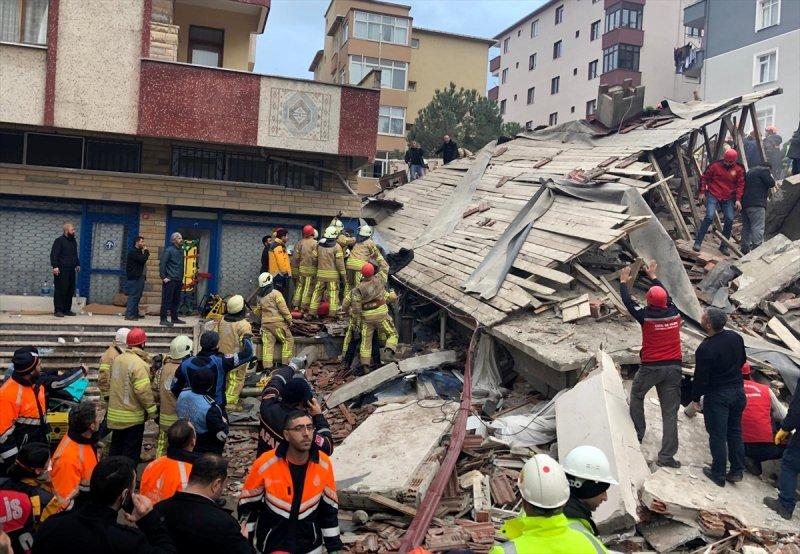 Kartal'da patlama sonrası 8 katlı bina çöktü