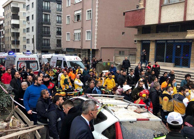 Kartal'da patlama sonrası 8 katlı bina çöktü
