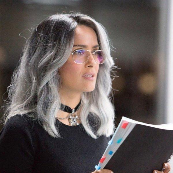 Salma Hayek beyaz saçlarıyla gurur duyduğunu söyledi