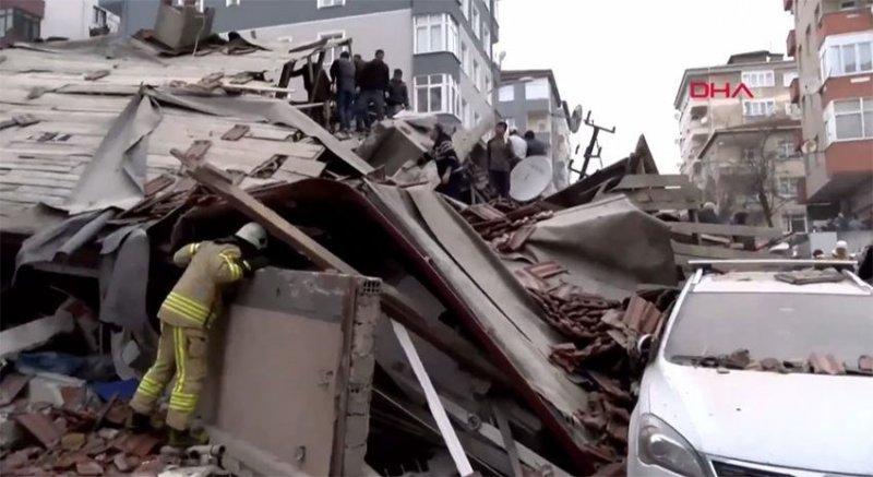 Kartal'da patlama sonrası 8 katlı bina çöktü