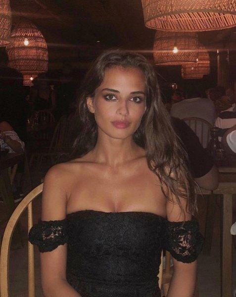 Elif Aksu Galatasaray maçını izledi