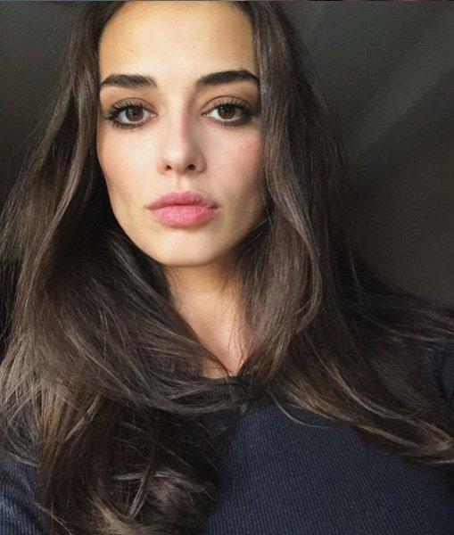 Elif Aksu Galatasaray maçını izledi