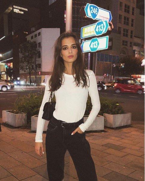 Elif Aksu Galatasaray maçını izledi