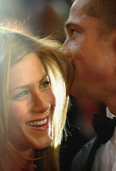 Brad Pitt eski eşi Jennifer Aniston'ın doğum günü partisinde