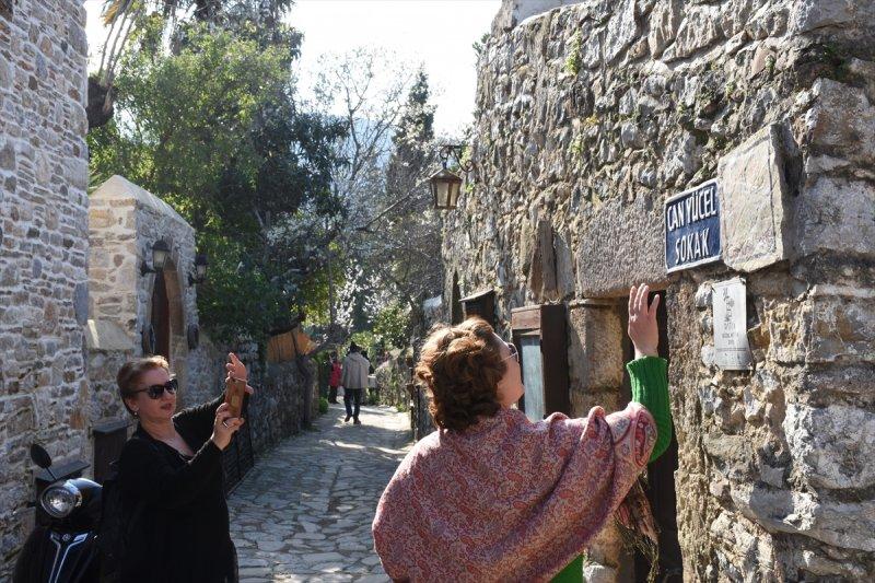 Badem Çiçeği Festivali'ne yerli turist akını