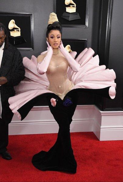 Grammy ödülünü alan ilk rap kadın şarkıcı: Cardi B