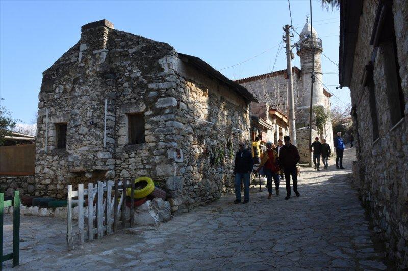 Badem Çiçeği Festivali'ne yerli turist akını