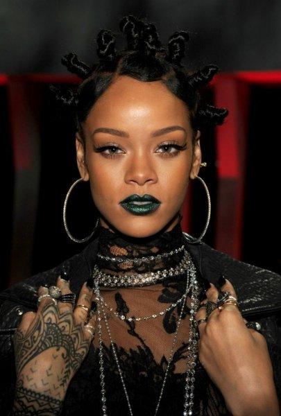 Şarkıcı Rihanna 31 yaşında