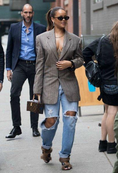 Şarkıcı Rihanna 31 yaşında