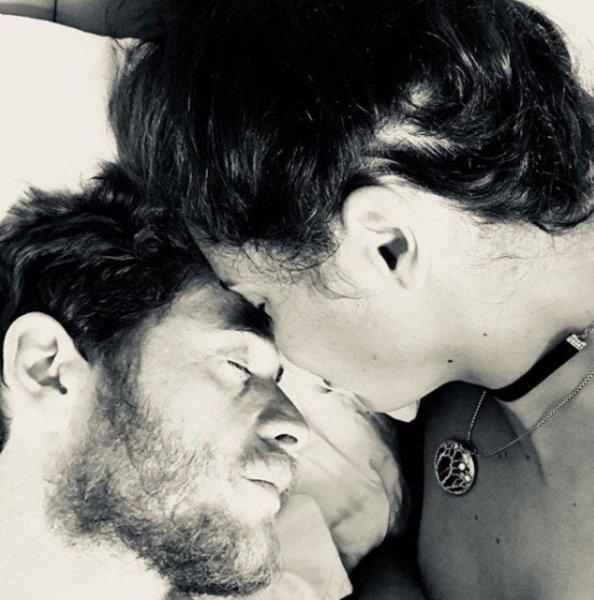 Adriana Lima'dan kedi gözü makyajı