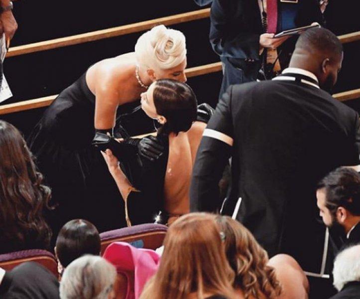 Irina Shayk'tan sevgilisi Bradley Cooper'a tam destek 